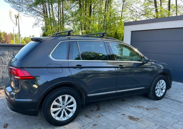 Volkswagen Tiguan cena 89900 przebieg: 82000, rok produkcji 2018 z Skierniewice małe 704